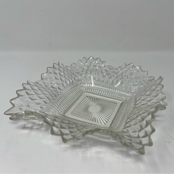 Vintage Indiana Glass Diamond Point Ruffle Edge Square Nut Candy Trinket Dish - Picture 3 of 8
